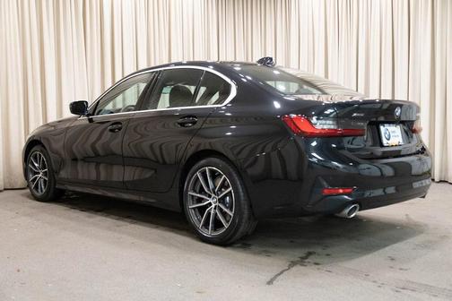 2022 BMW 330 i xDrive