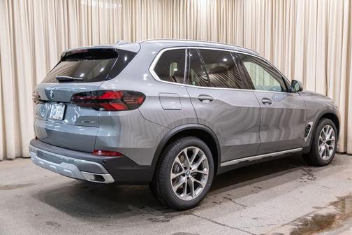 Gray Metallic 2026 BMW X5 xDrive40i