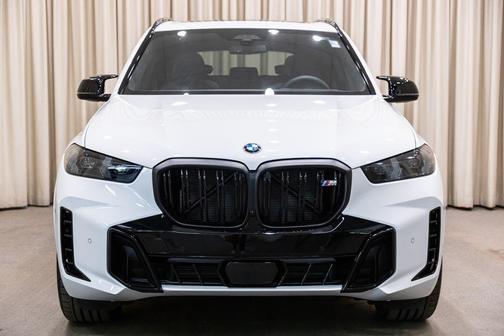 Mineral White Metallic 2026 BMW X5 M60i