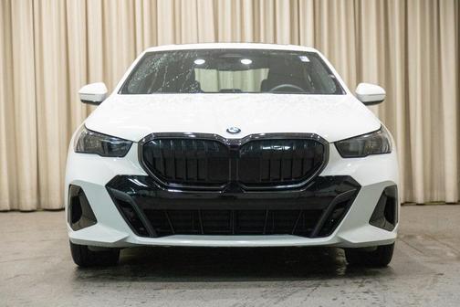 2025 BMW 530 i xDrive
