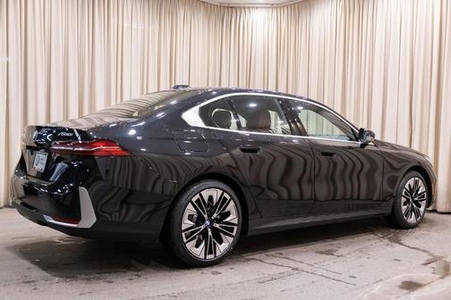 2026 BMW 530 i xDrive