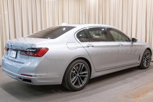 Glacier Silver Metallic 2020 BMW 750 i xDrive