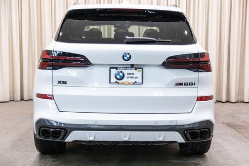 Mineral White Metallic 2026 BMW X5 M60i