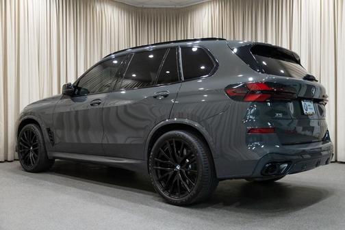 2024 BMW X5 M60i