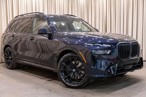 Carbon Black Metallic 2026 BMW X7 xDrive40i