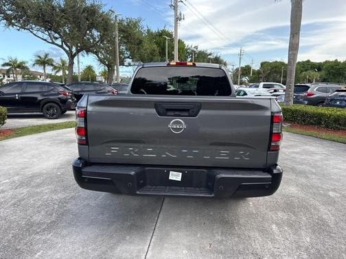2022 Nissan Frontier S