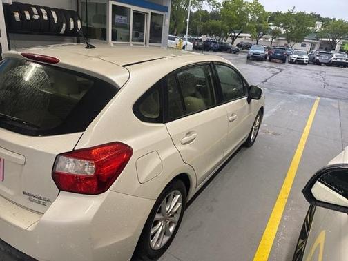 2014 Subaru Impreza 2.0i Premium