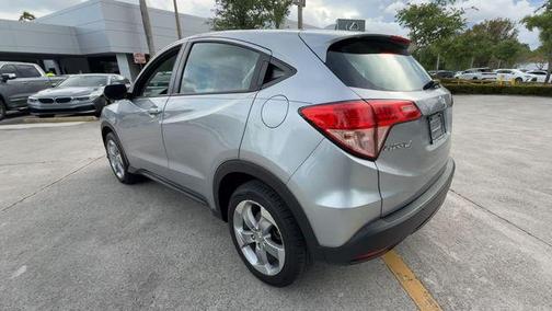 White 2017 Honda HR-V LX