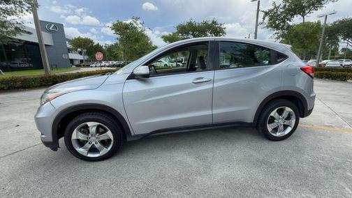 White 2017 Honda HR-V LX