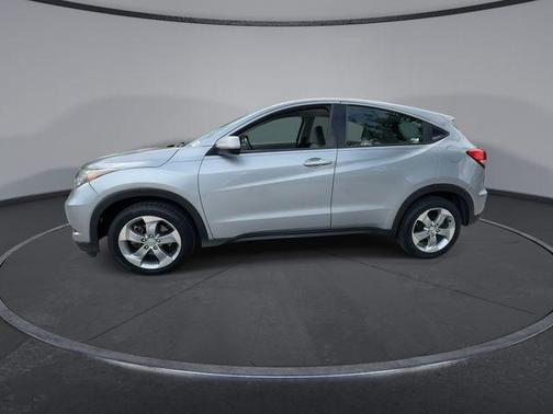White 2017 Honda HR-V LX