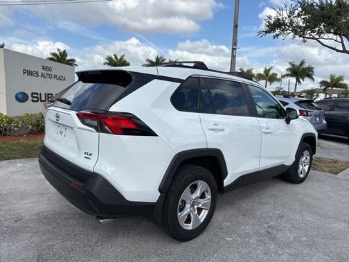 2021 Toyota RAV4 XLE