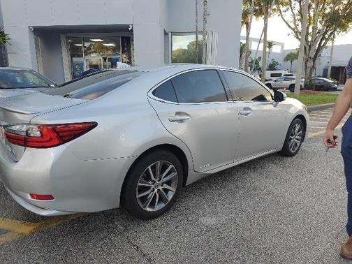 2018 Lexus ES 300h Base