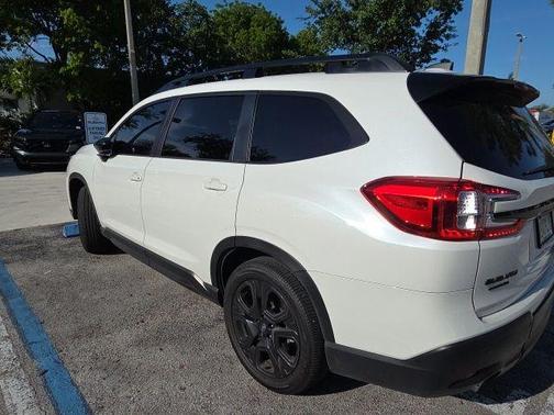 Crystal White Pearl 2025 Subaru Ascent Onyx Edition Touring