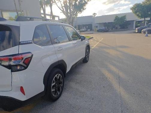 2025 Subaru Forester Premium