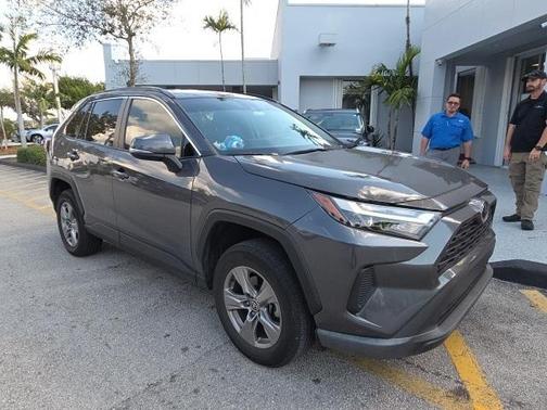 2022 Toyota RAV4 XLE