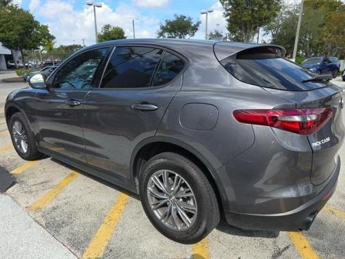 2023 Alfa Romeo Stelvio Sprint