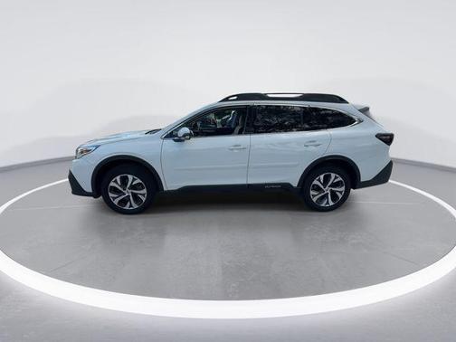 Crystal White Pearl 2022 Subaru Outback Limited