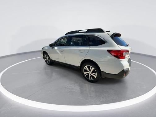 White 2019 Subaru Outback 2.5i Limited