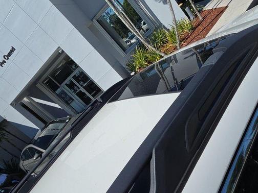 White 2019 Subaru Outback 2.5i Limited
