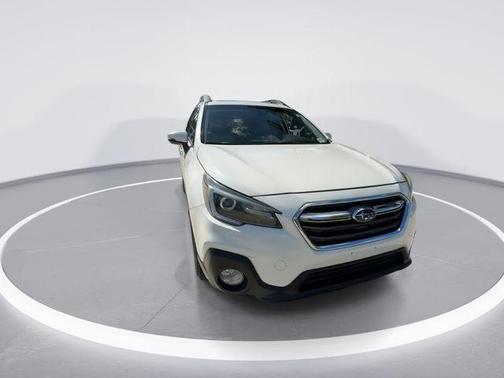 White 2019 Subaru Outback 2.5i Limited