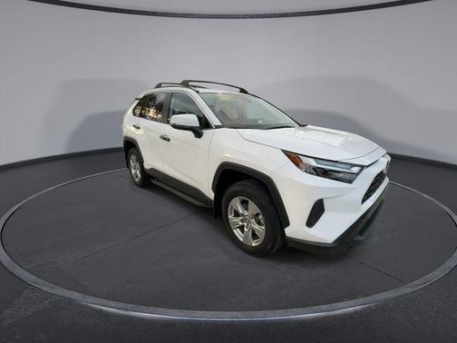 Ice 2023 Toyota RAV4 XLE