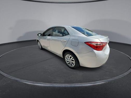 Classic Silver Metallic 2018 Toyota Corolla LE