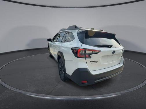Crystal White Pearl 2023 Subaru Outback Onyx Edition