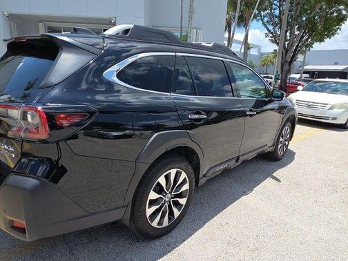 Crystal Black Silica 2024 Subaru Outback Touring XT