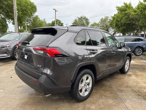 2020 Toyota RAV4 XLE