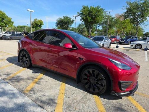 White 2024 Tesla Model Y Performance