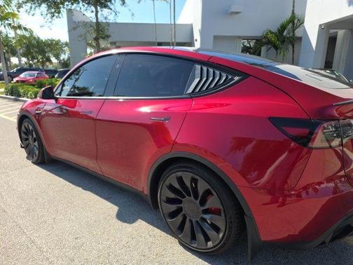 White 2024 Tesla Model Y Performance
