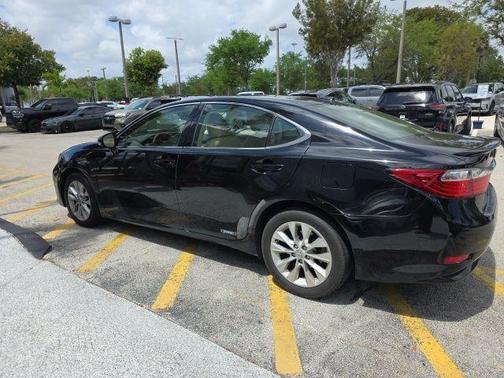 Obsidian Black 2013 Lexus ES 300h Base