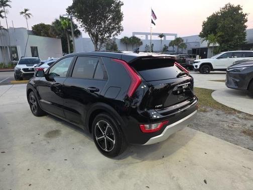 2025 Kia Niro LX