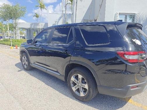 2023 Honda Pilot EX-L 8-Passenger