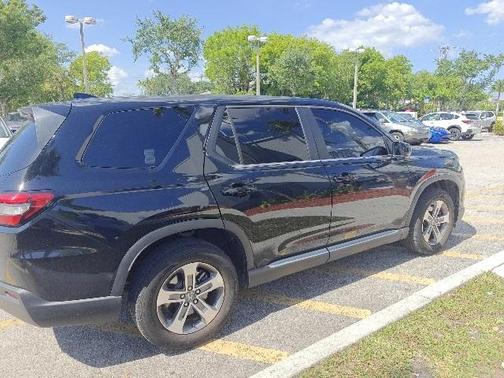 2023 Honda Pilot EX-L 8-Passenger