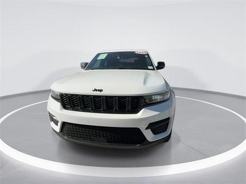 2024 Jeep Grand Cherokee Laredo