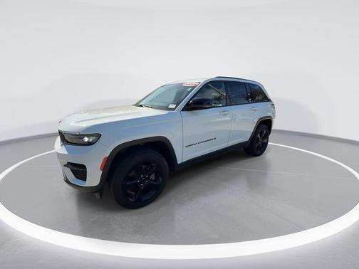 2024 Jeep Grand Cherokee Laredo