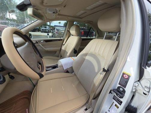 White 2007 Mercedes-Benz C-Class