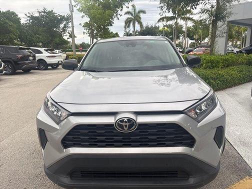 Silver Sky Metallic 2022 Toyota RAV4 LE