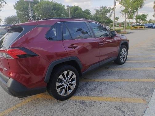 2021 Toyota RAV4 XLE Premium