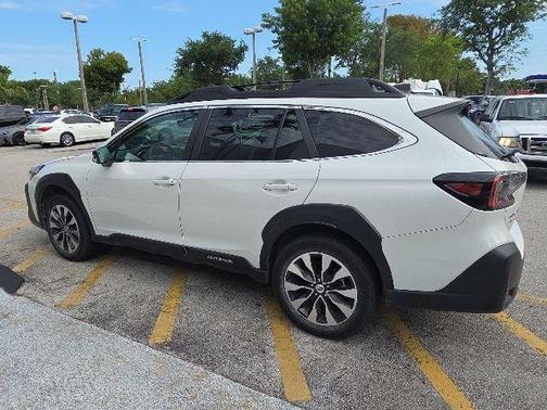 Crystal White Pearl 2024 Subaru Outback Limited