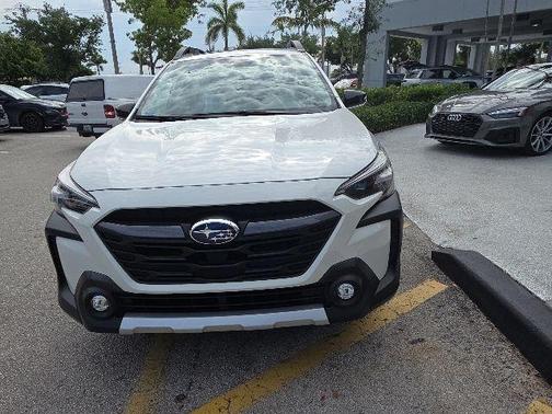 Crystal White Pearl 2024 Subaru Outback Limited