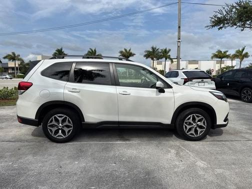 2024 Subaru Forester Premium