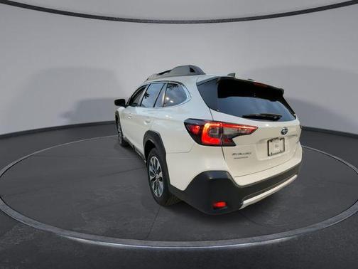 Crystal White Pearl 2023 Subaru Outback Limited XT