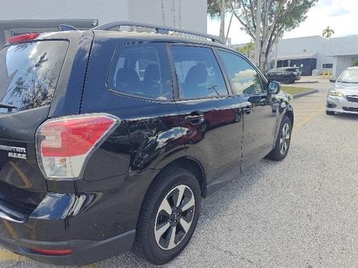 2017 Subaru Forester 2.5i