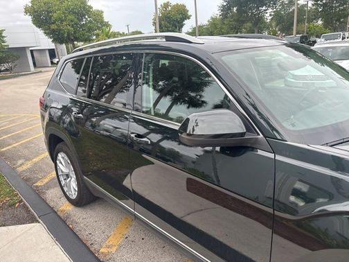 Racing Green 2021 Volkswagen Atlas 3.6L SEL Premium