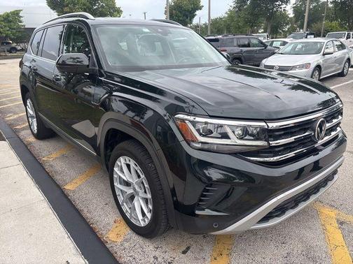 Racing Green 2021 Volkswagen Atlas 3.6L SEL Premium