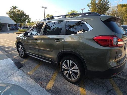 Autumn Green Metallic 2022 Subaru Ascent Limited 8-Passenger