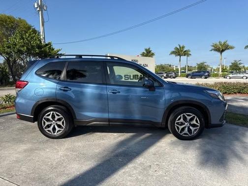 2024 Subaru Forester Premium