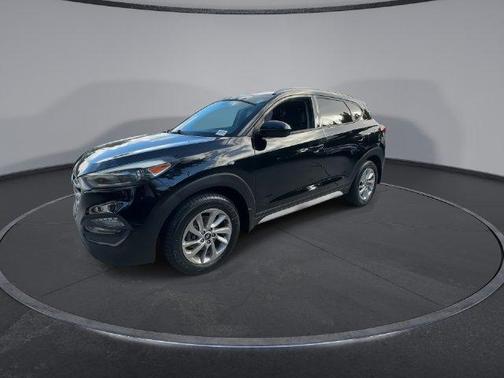Black Noir Pearl 2017 Hyundai TUCSON SE